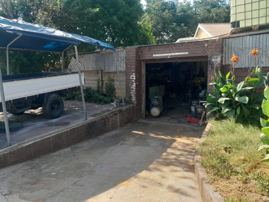 4 Bedroom Property for Sale in Oos Einde North West